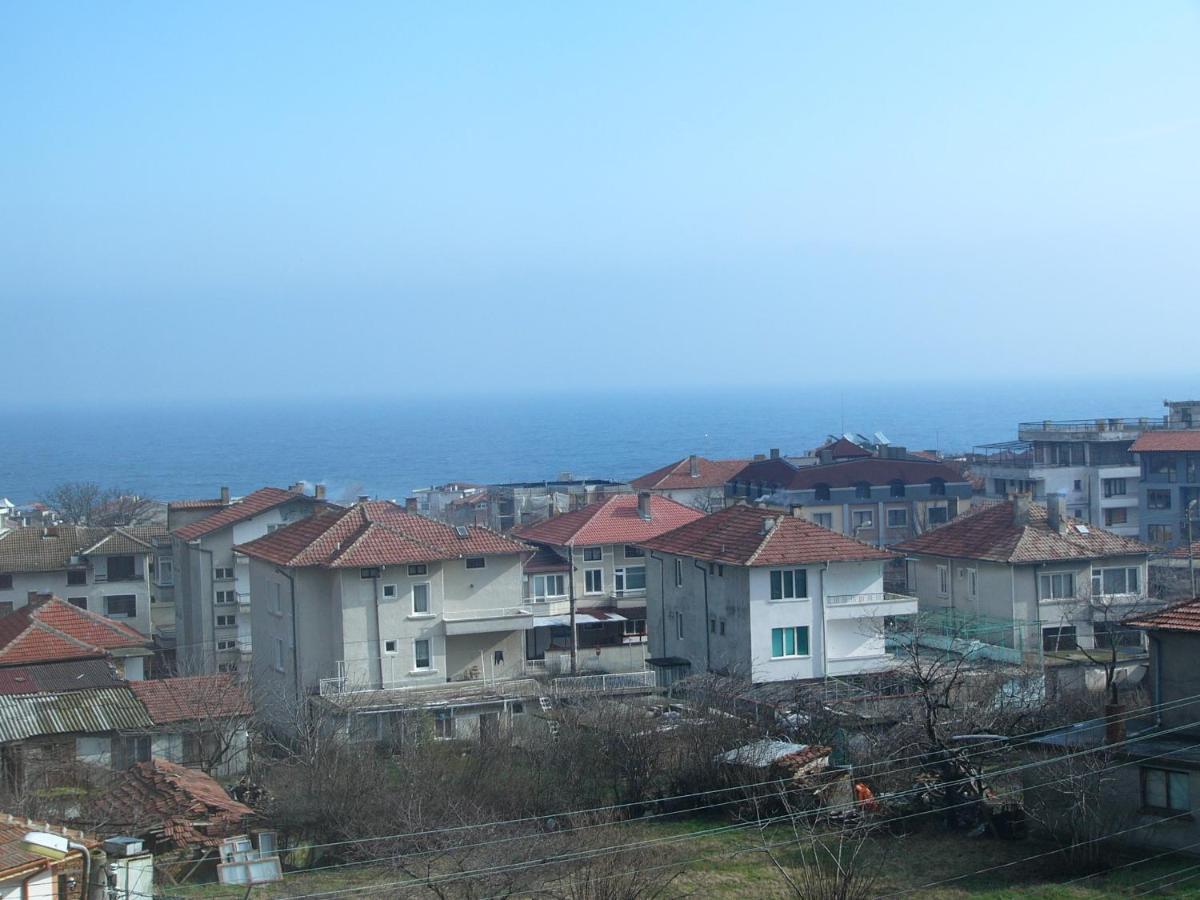 Family Hotel Jemelly Obzor Exterior photo