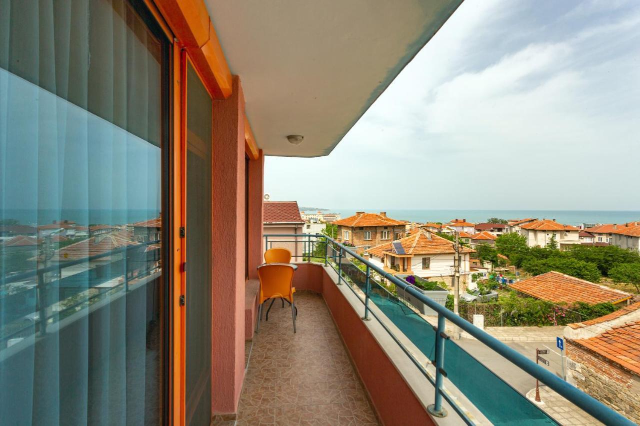 Family Hotel Jemelly Obzor Exterior photo