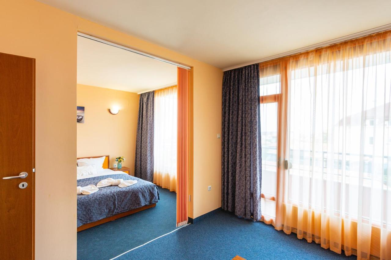 Family Hotel Jemelly Obzor Exterior photo