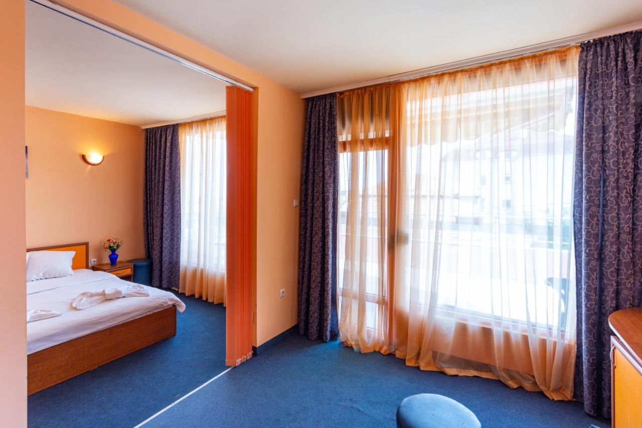 Family Hotel Jemelly Obzor Exterior photo