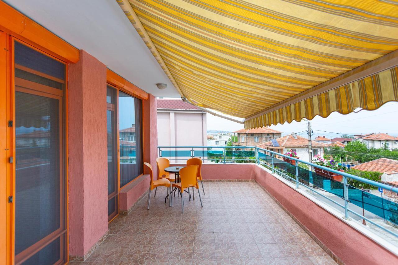Family Hotel Jemelly Obzor Exterior photo