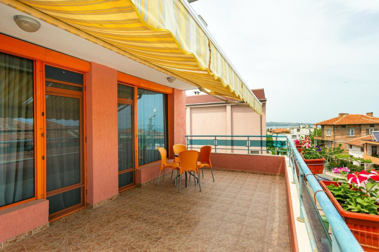 Family Hotel Jemelly Obzor Exterior photo