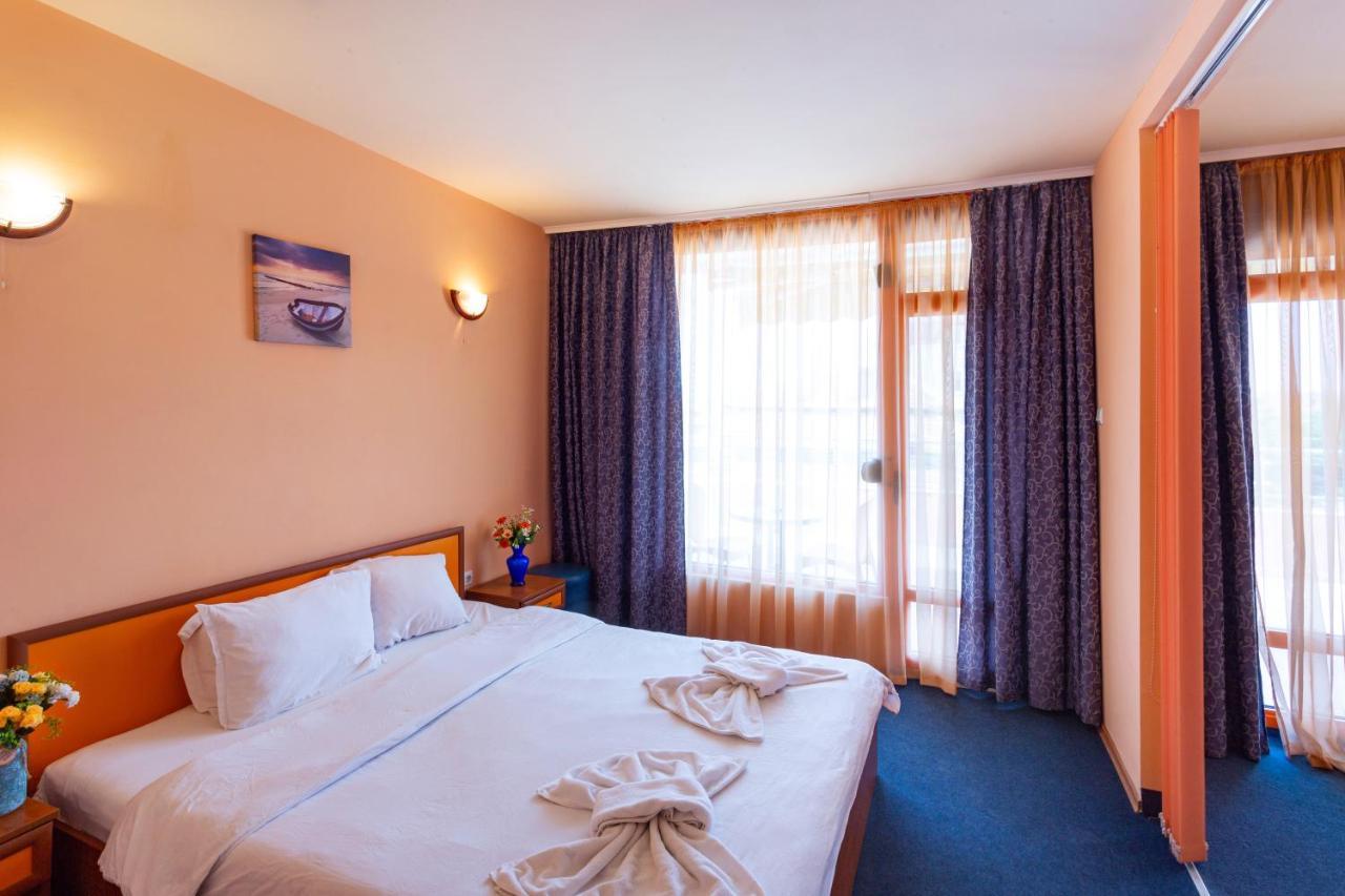 Family Hotel Jemelly Obzor Exterior photo