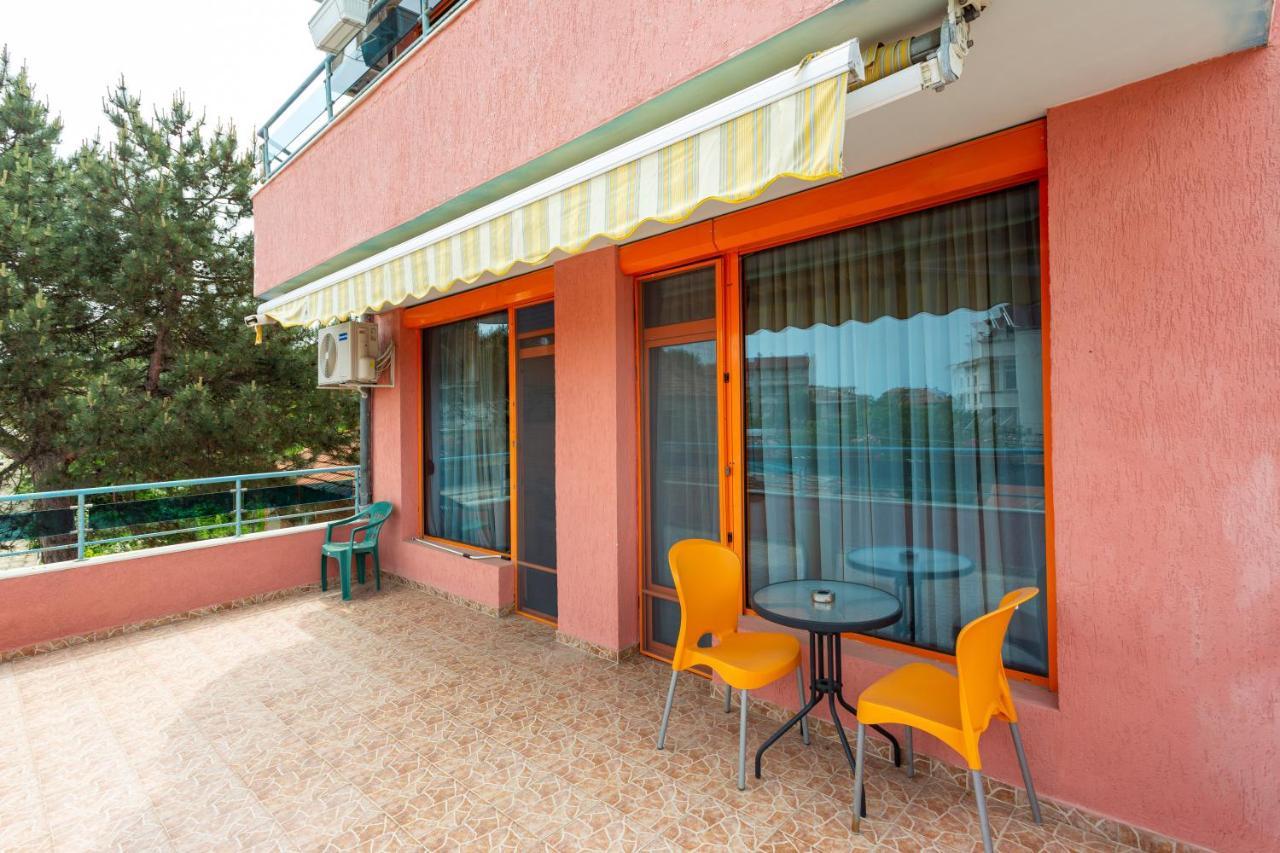 Family Hotel Jemelly Obzor Exterior photo