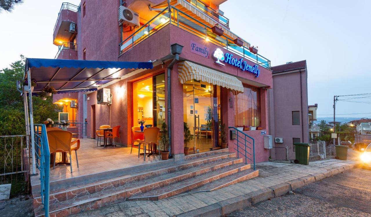 Family Hotel Jemelly Obzor Exterior photo