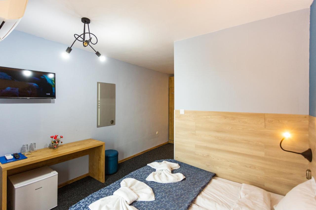 Family Hotel Jemelly Obzor Exterior photo