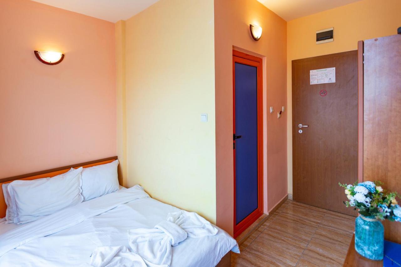 Family Hotel Jemelly Obzor Exterior photo
