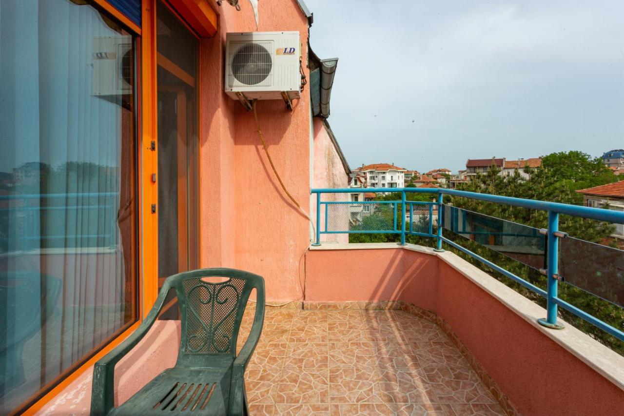 Family Hotel Jemelly Obzor Exterior photo